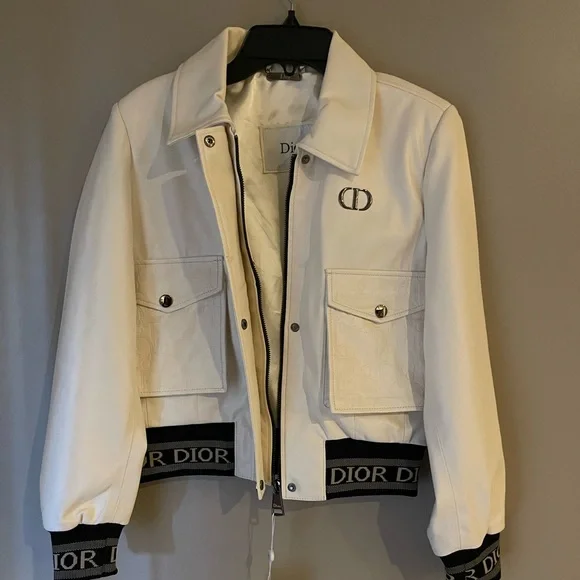 アウターその他 Dior Essentials Off-white Caro jacket 214V44AM114_X0200 Caro Jacket Ecru Wool-Blend Fleece Knit | DIOR